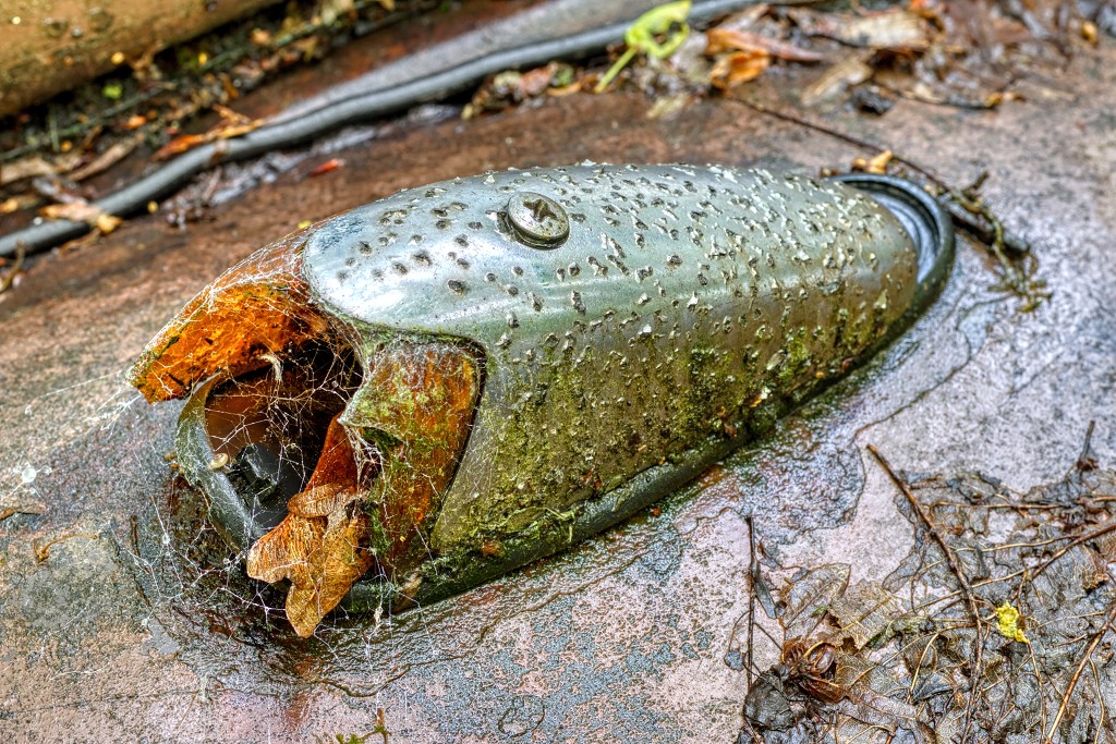 HDR urbex trein train chemin de fer Junkyard urban graffiti oldtimer junk decay vervallen abandoned abondonne vandalisme